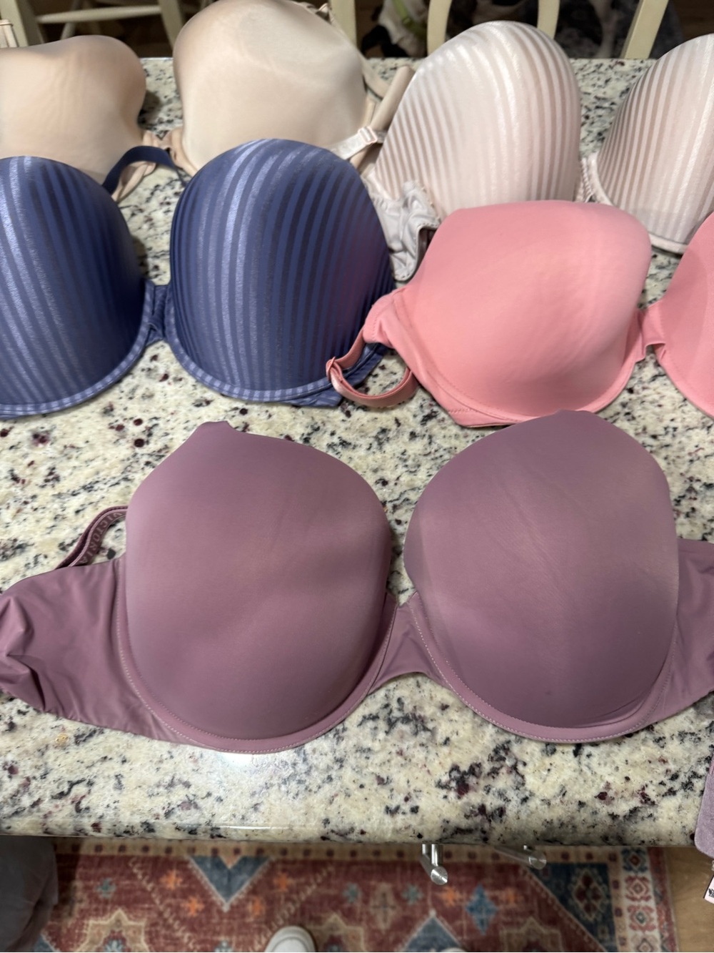 5 Victoria's Secret Bras - Picture 8 of 9